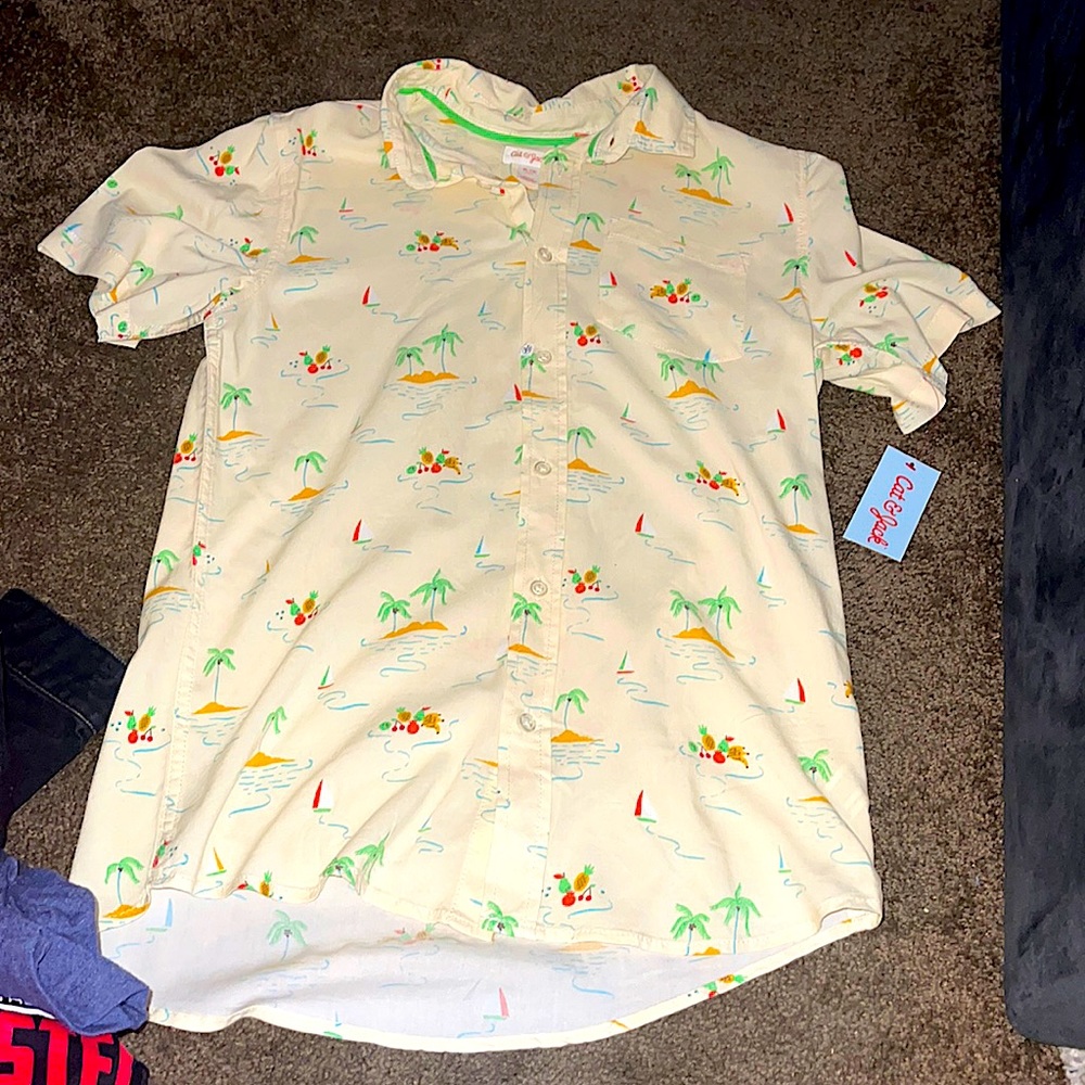 Cute, brand new with tags boys Hawaiian shirt. NWT